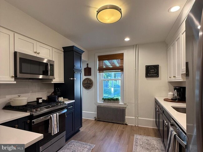 Foto del edificio - 810 E Elm St