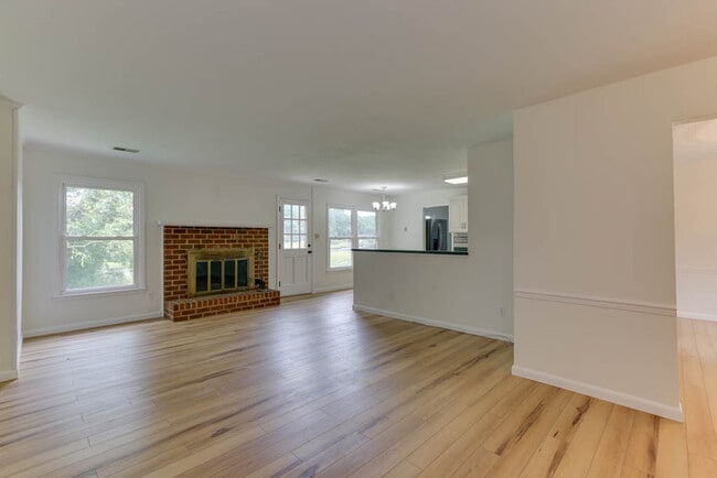 Building Photo - 2637 N Elizabeth Harbor Dr