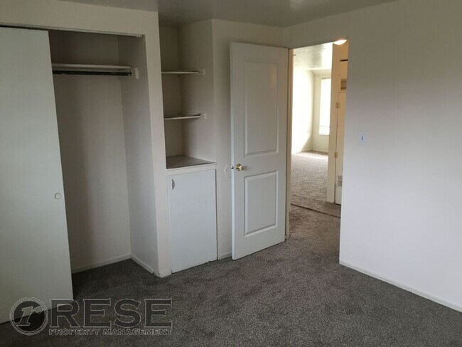 Foto del edificio - West Jordan Duplex w carport AVAILABLE NOW!!