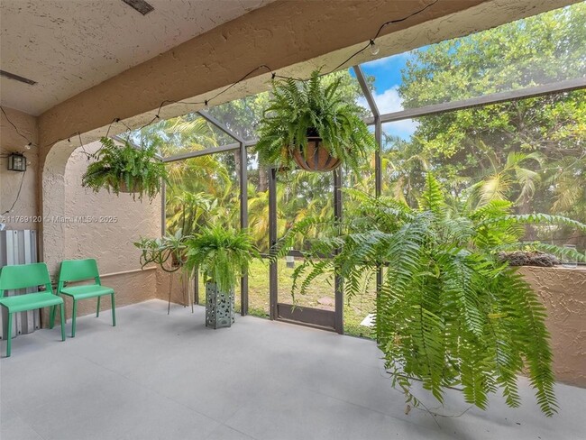 Building Photo - 4006 Estepona Ave