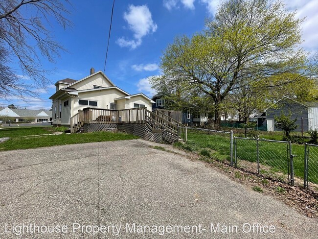 Building Photo - 3 br, 2 bath House - 3544 68th Street SE