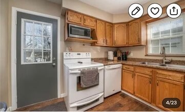 Building Photo - 2669 Shelburn Ave