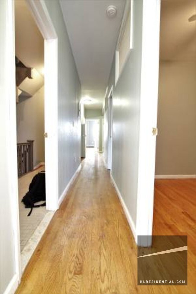 Foto del edificio - 5810 8th Ave