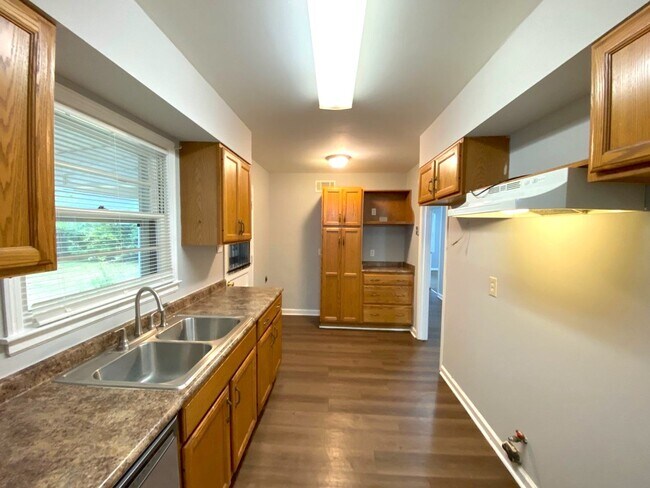 Building Photo - 4224 Philsdale Ave