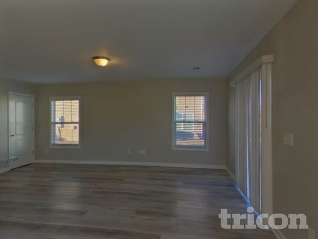 Building Photo - 422 Providence Plantation Cir