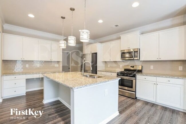 Building Photo - 74 Ravencroft Dr