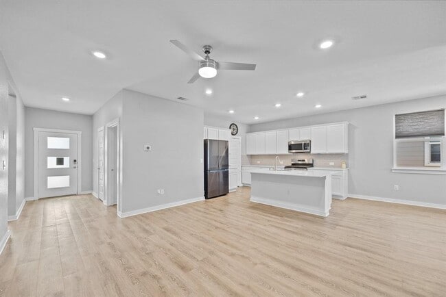Building Photo - 129 Cupreata Ln