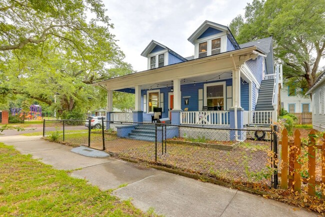 Building Photo - Fully-Furnished Studio in Historic Springf...