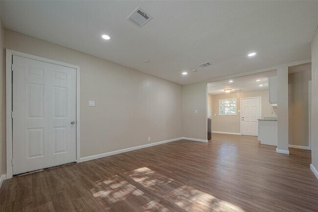 Building Photo - 7269 Wiley Rd