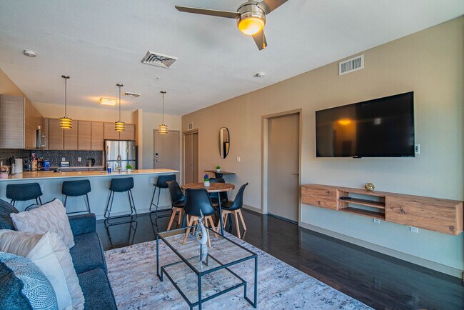 Foto del edificio - 295 E Roosevelt St