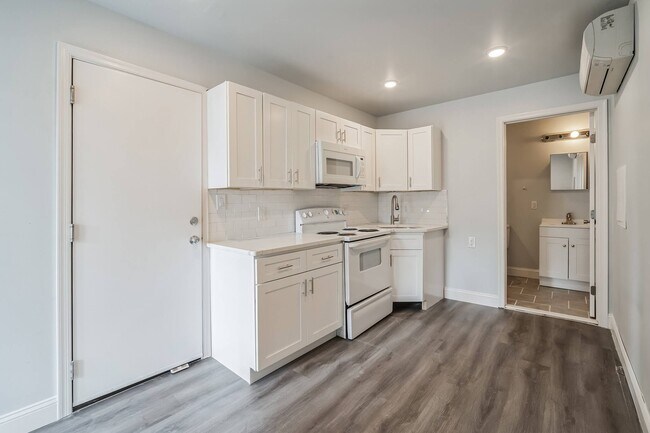 Building Photo - 406 N 52nd St