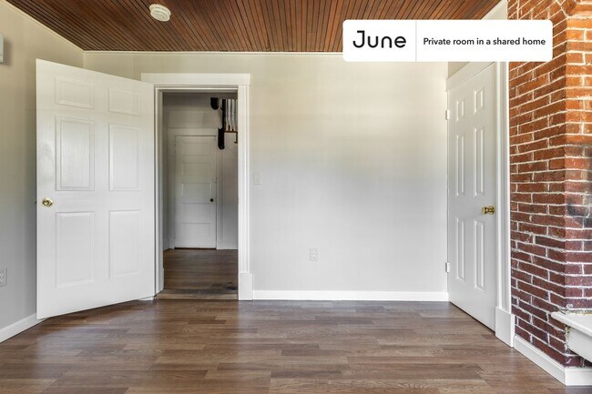 Foto del edificio - Room in Shared 9 bed/2 bath home in Brighton