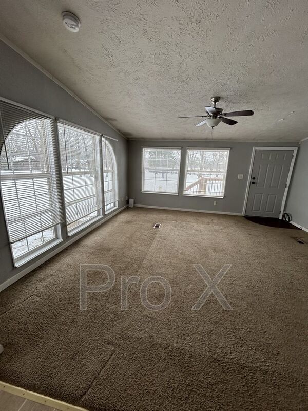 Foto del edificio - 1116 W 1st St