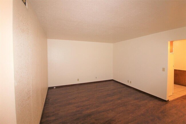 Building Photo - 237 Chalmette Dr