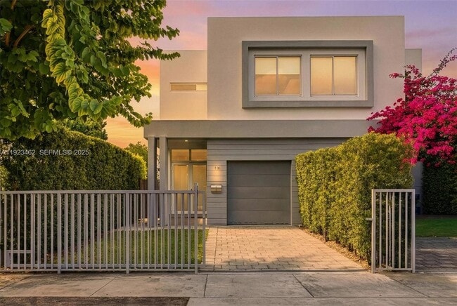 Foto del edificio - 2852 SW 32nd Ct