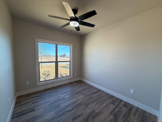 Building Photo - 409 Essex Ln