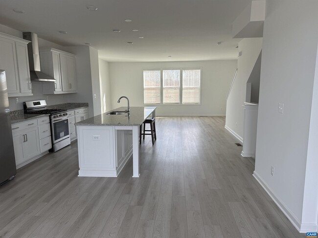 Foto del edificio - 4029 TALEN Ln