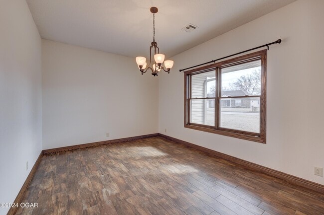 Building Photo - 625 Powell Ct