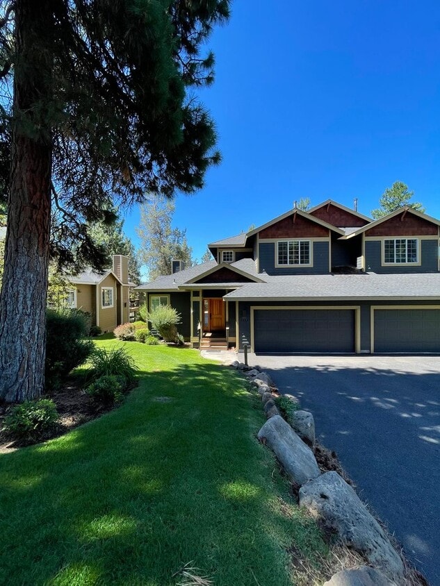 Primary Photo - Spacious 3-Bed Home with Private Baths, Ow...