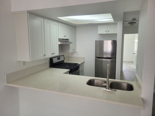 Kitchen - 5073 Hermosa Ave