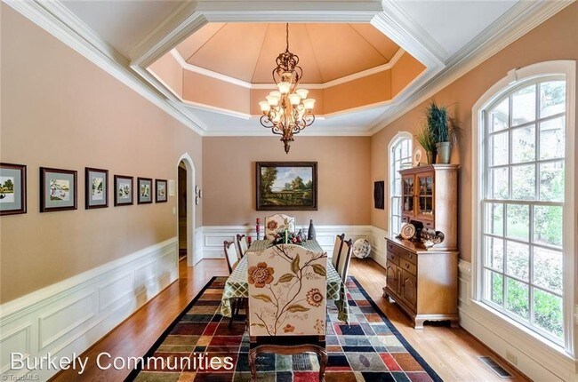 Building Photo - 5 br, 3.5 bath House - 5 Elm Ridge Ct.