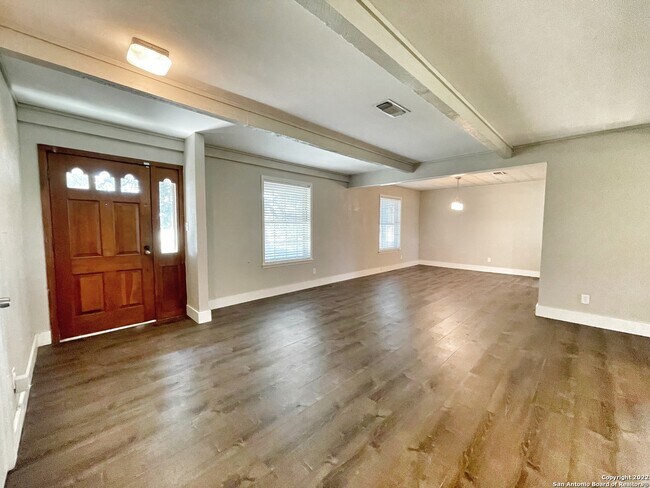 Foto del edificio - 10185 FM1101