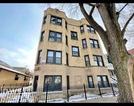 Building Photo - 1911 W Larchmont Ave