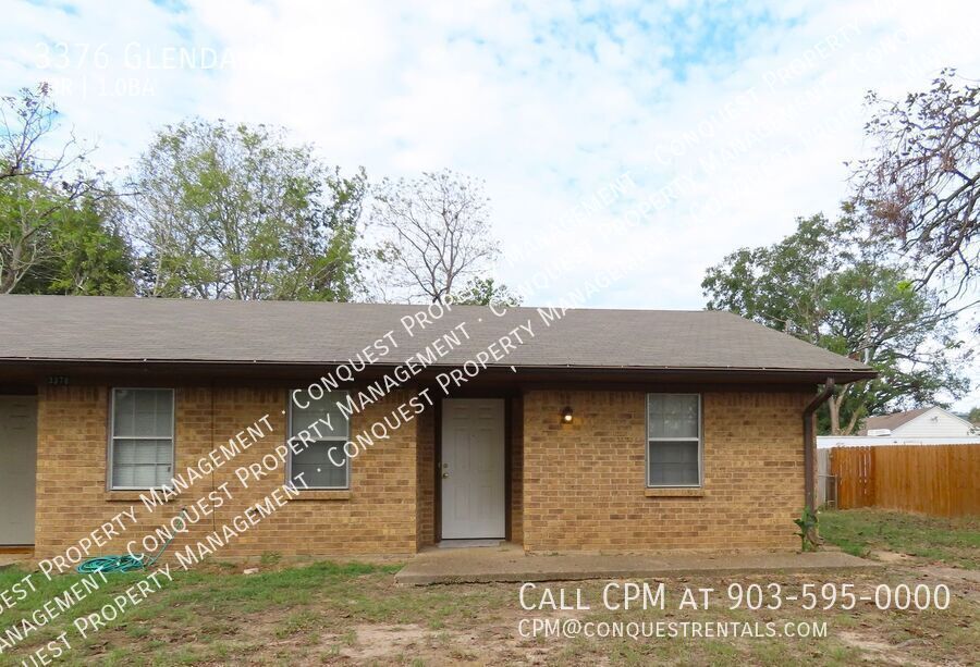 Primary Photo - Water Paid! Cozy 2 Bedroom Duplex w/Fenced...
