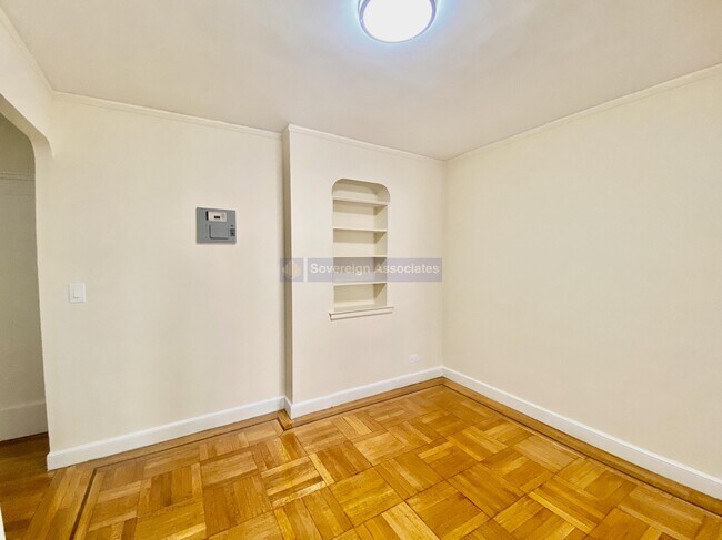 Building Photo - 100 Arden St