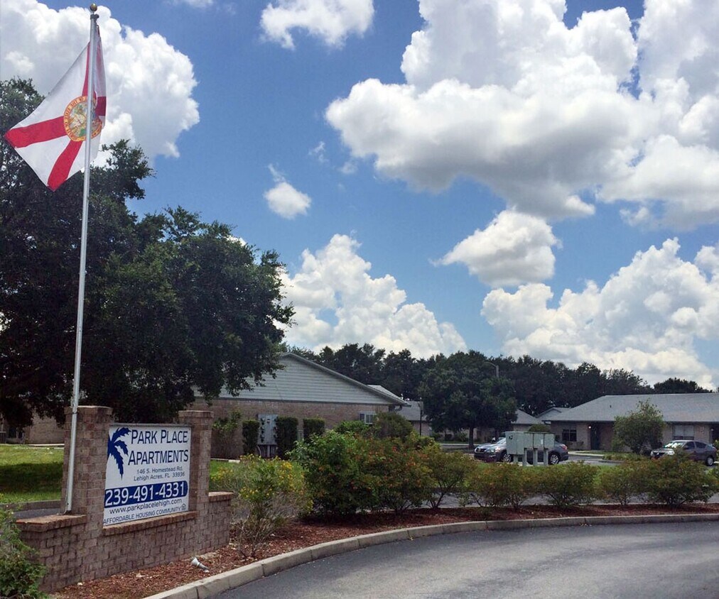 Primary Photo - 130-152 Homestead Rd S