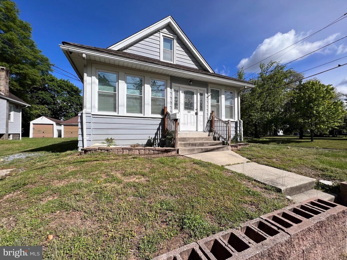 101 Stanley Ave, Westville, NJ 08093 House Rental in Westville, NJ