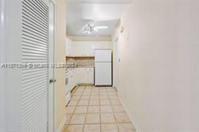 Foto del edificio - 124 NE 19th Ct