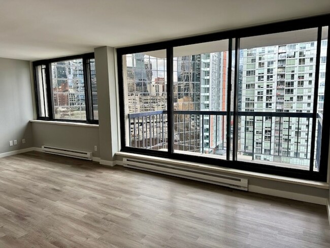 Building Photo - Spacious Remodeled 2 Bedroom Belltown Apar...