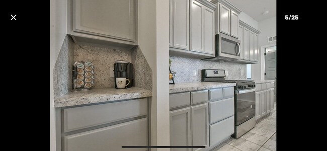 Foto del edificio - 15700 Potomac Dr