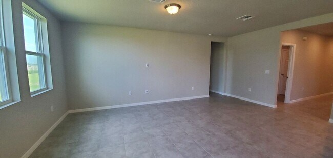 Foto del edificio - LIKE NEW!! 3-Bedroom, 2-Bathroom in Winter...
