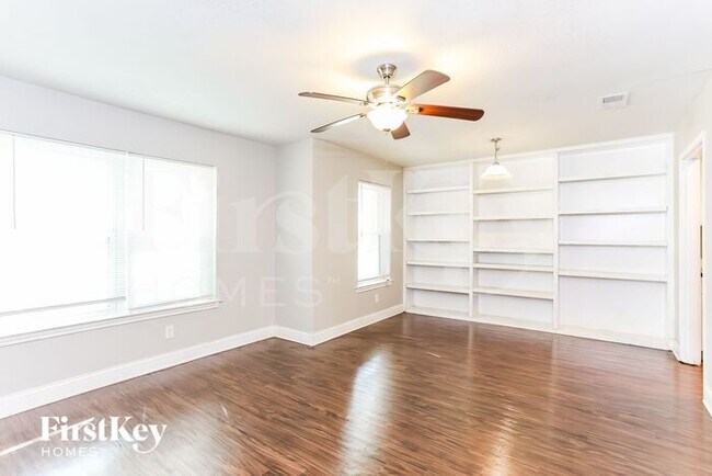 Foto del edificio - 223 Linda Ln