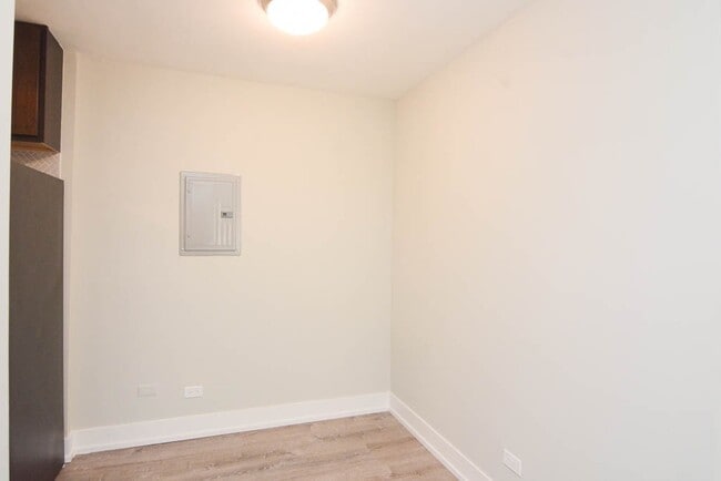 Foto del edificio - 535 W Surf St
