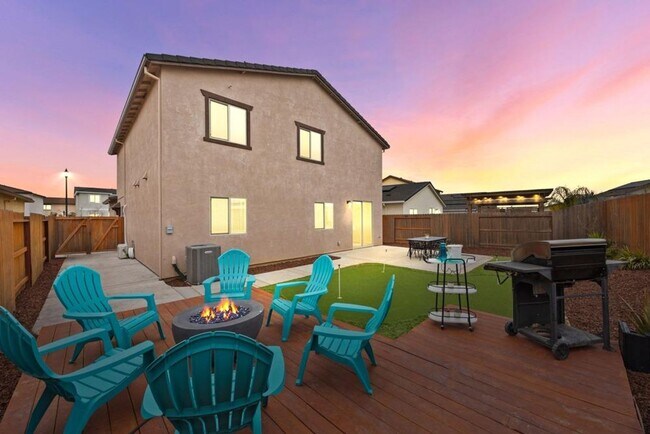 Foto del edificio - Gorgeous 4 Bedroom in Fiddyment Ranch