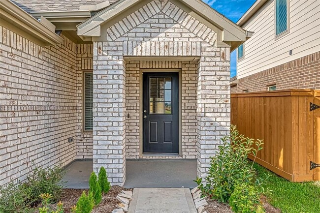 Building Photo - 21630 Sandy Hill Cir