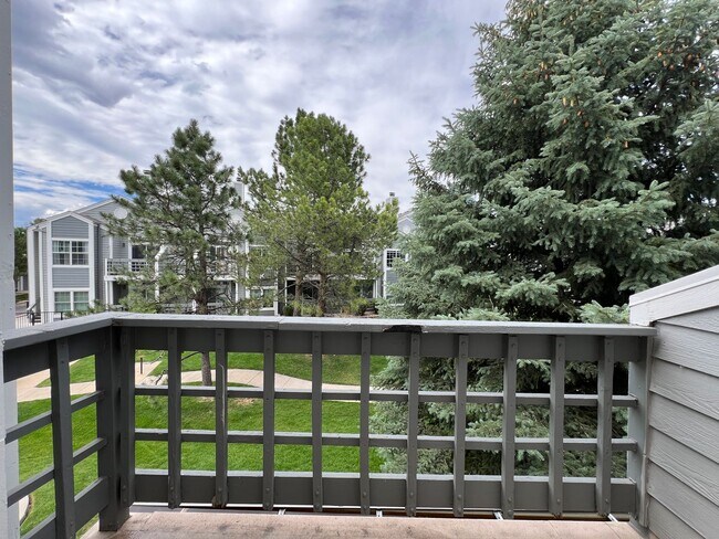 Building Photo - Fabulous 2 BED/2 BATH Condo in Gunbarrel! ...