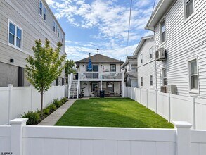 Building Photo - 9614 Monmouth Ave