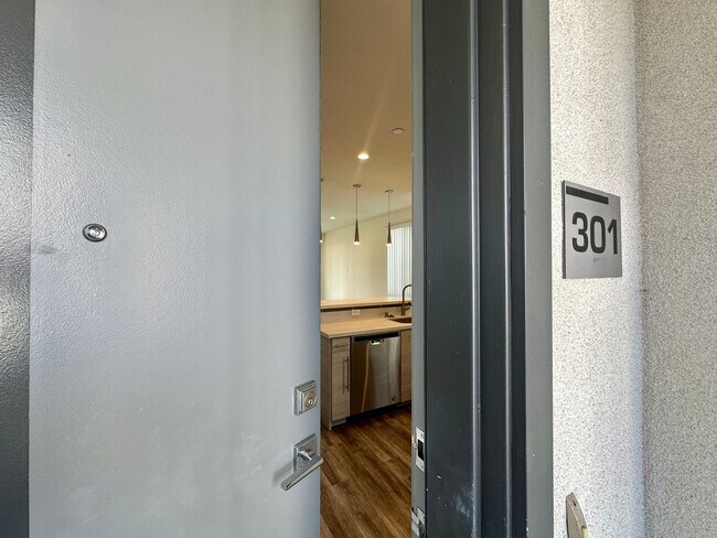 Foto del edificio - 6923 Kittyhawk Ave