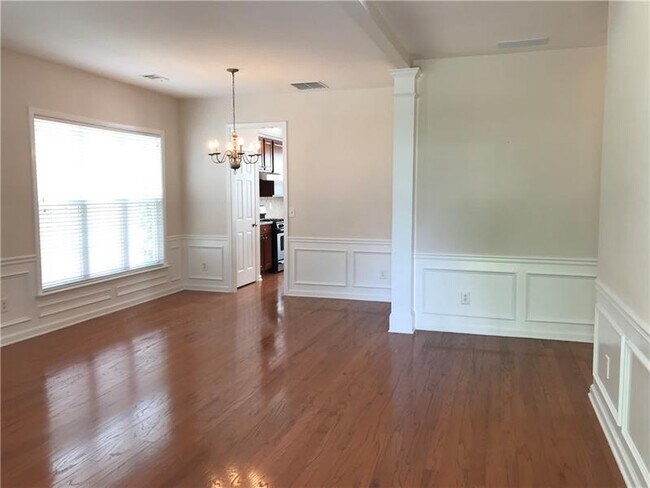 Foto del edificio - 2217 Polesdean Ln NW