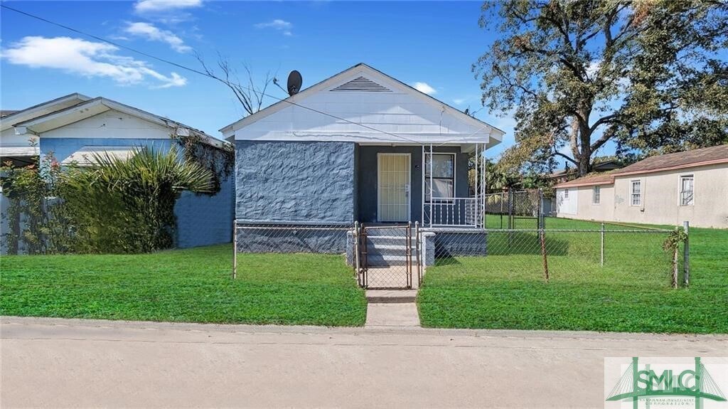 Primary Photo - 241 Cumming St