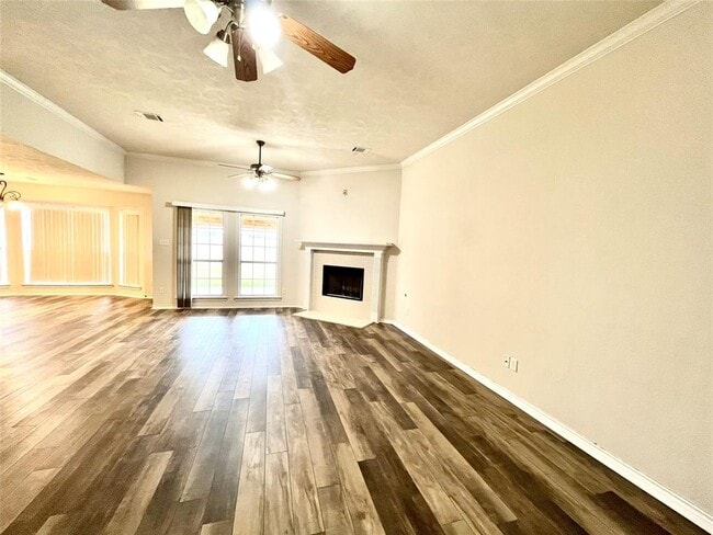 Building Photo - 907 Barchetta Dr