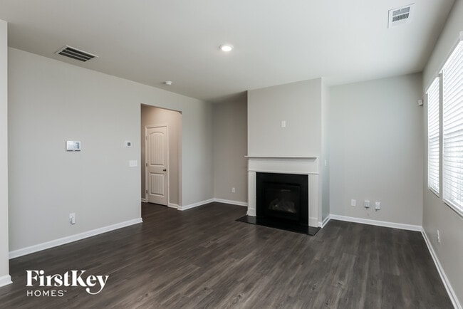 Building Photo - 5380 Barberry Ave