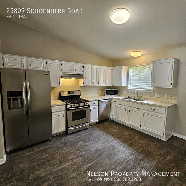 Foto del edificio - 25809 Schoenherr Rd