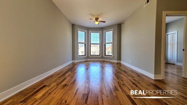 Foto principal - 2 bedroom in CHICAGO IL 60657