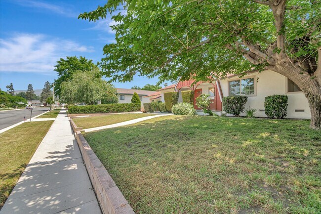 Building Photo - 11012 Garden Grove Ave
