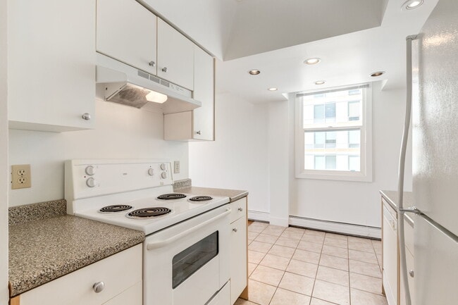 Building Photo - The Rundle